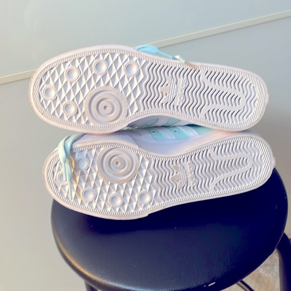 Mint Green Adidas High tops - Picture 4 of 4